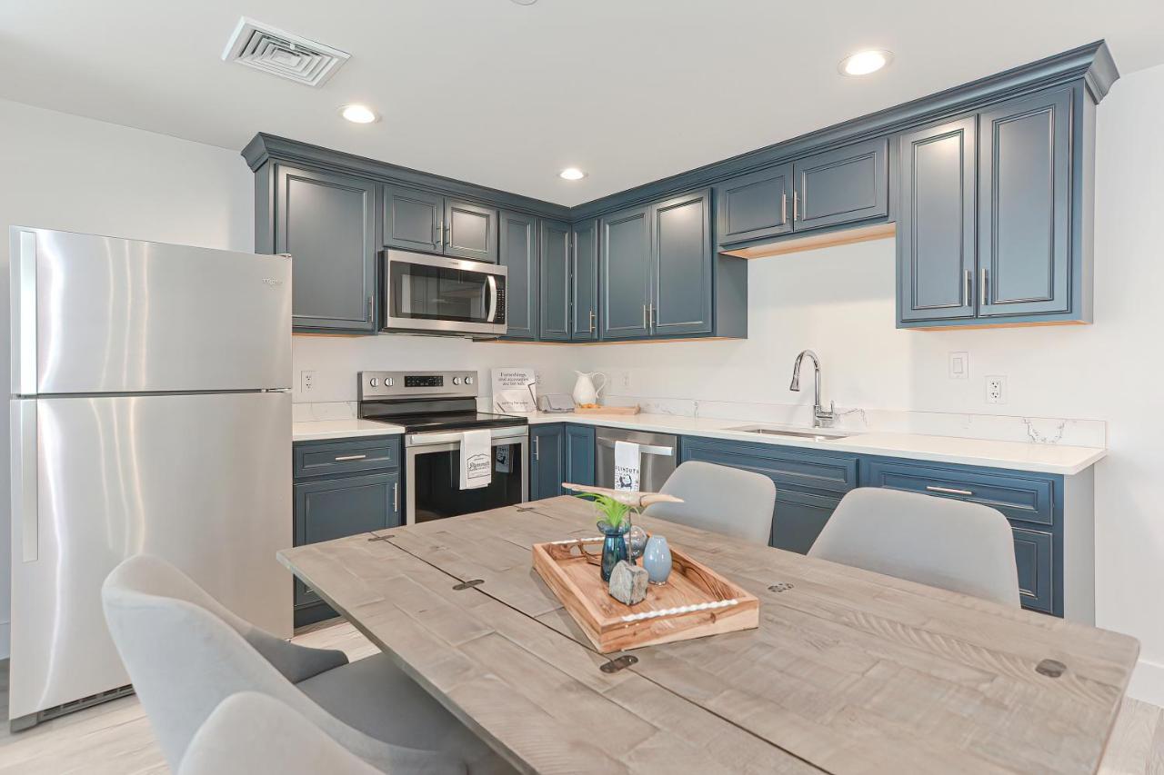 Downtown Plymouth Waterfront Luxury Condos Exterior foto